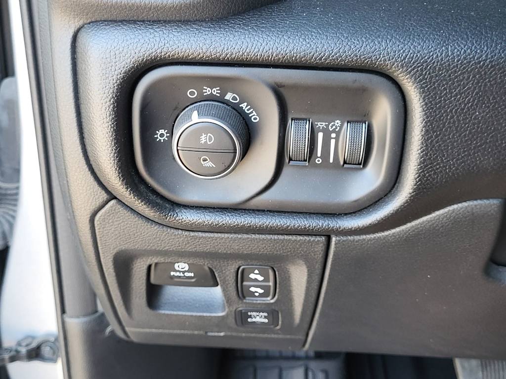 Thumbnail: 2025 RAM 1500 - 26