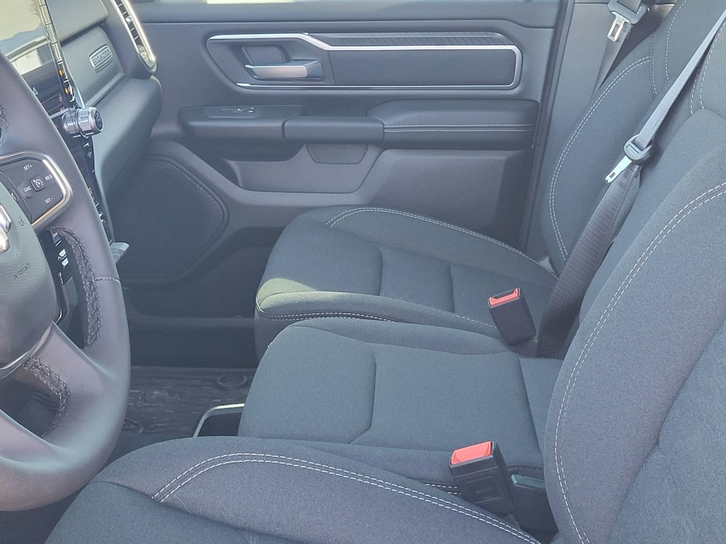 Thumbnail: 2025 RAM 1500 - 9