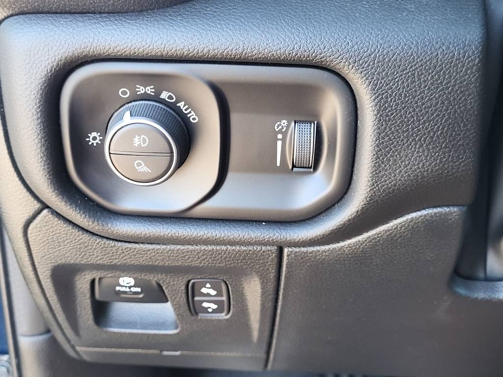 Thumbnail: 2024 RAM 1500 - 25