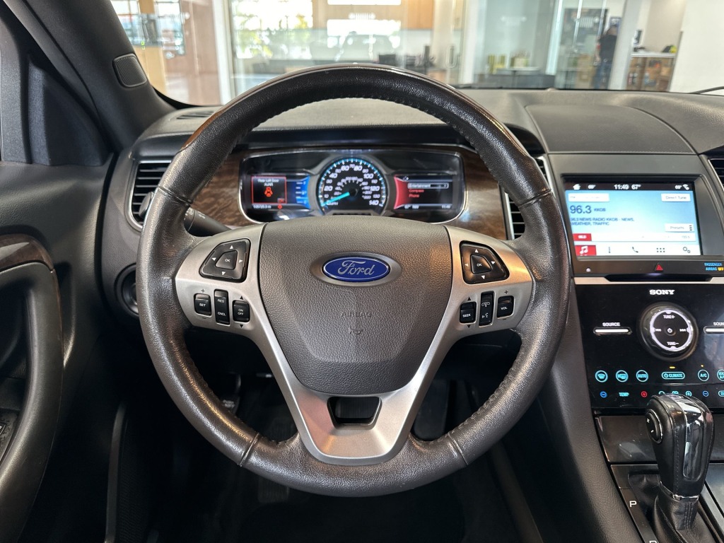 2018 Ford Taurus Limited Edition 9