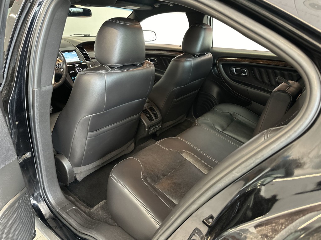 2018 Ford Taurus Limited Edition 12