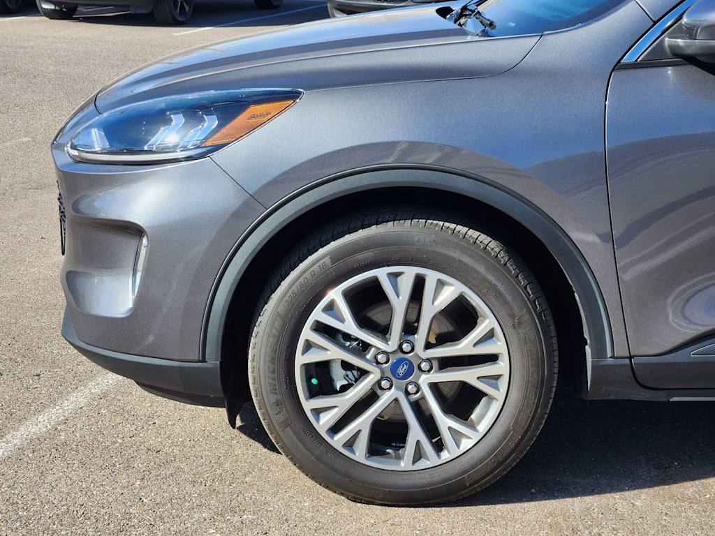 Thumbnail: 2021 Ford Escape - 8