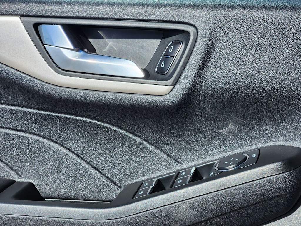 Thumbnail: 2021 Ford Escape - 21