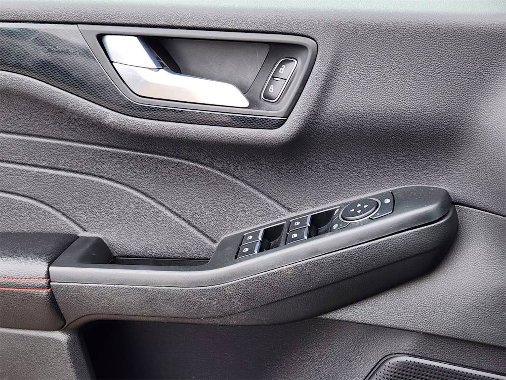 Thumbnail: 2023 Ford Escape - 21