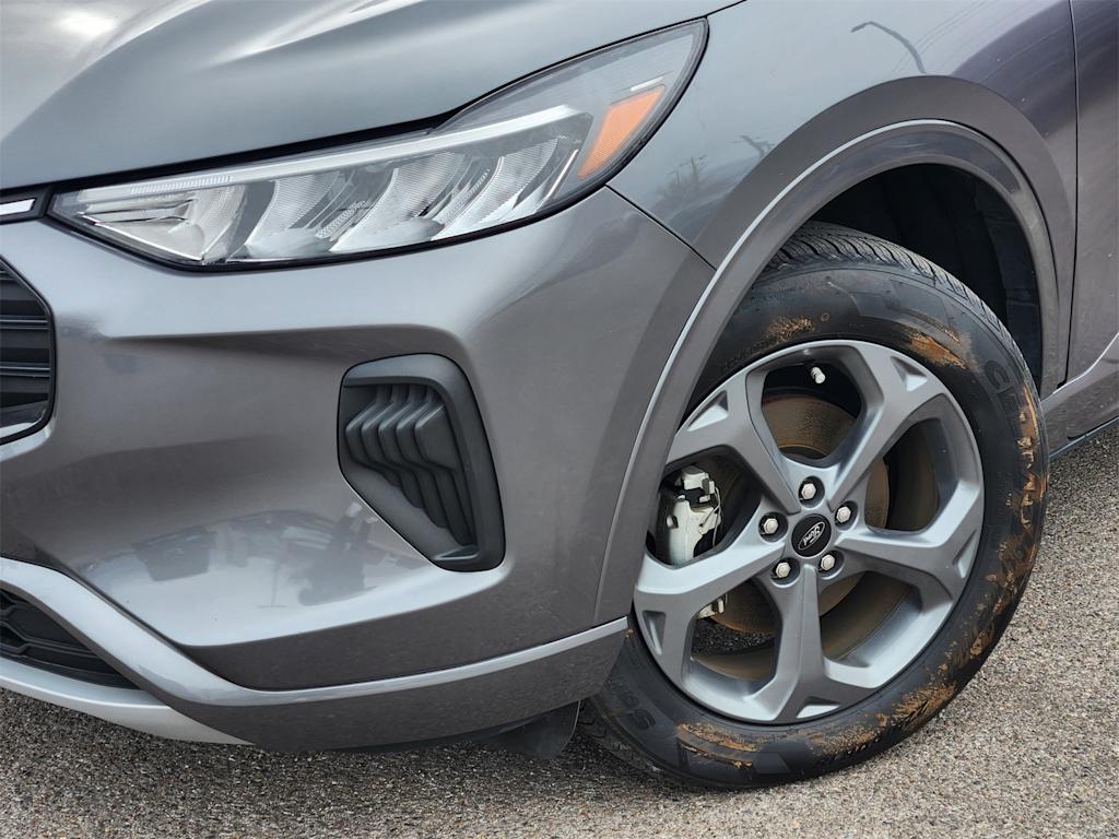 Thumbnail: 2023 Ford Escape - 6