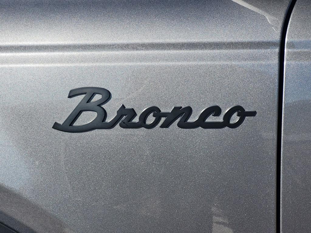 Thumbnail: 2022 Ford Bronco - 5