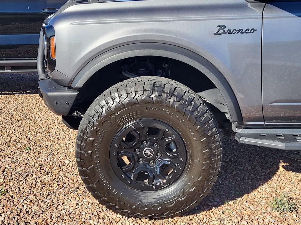 Thumbnail: 2022 Ford Bronco - 16