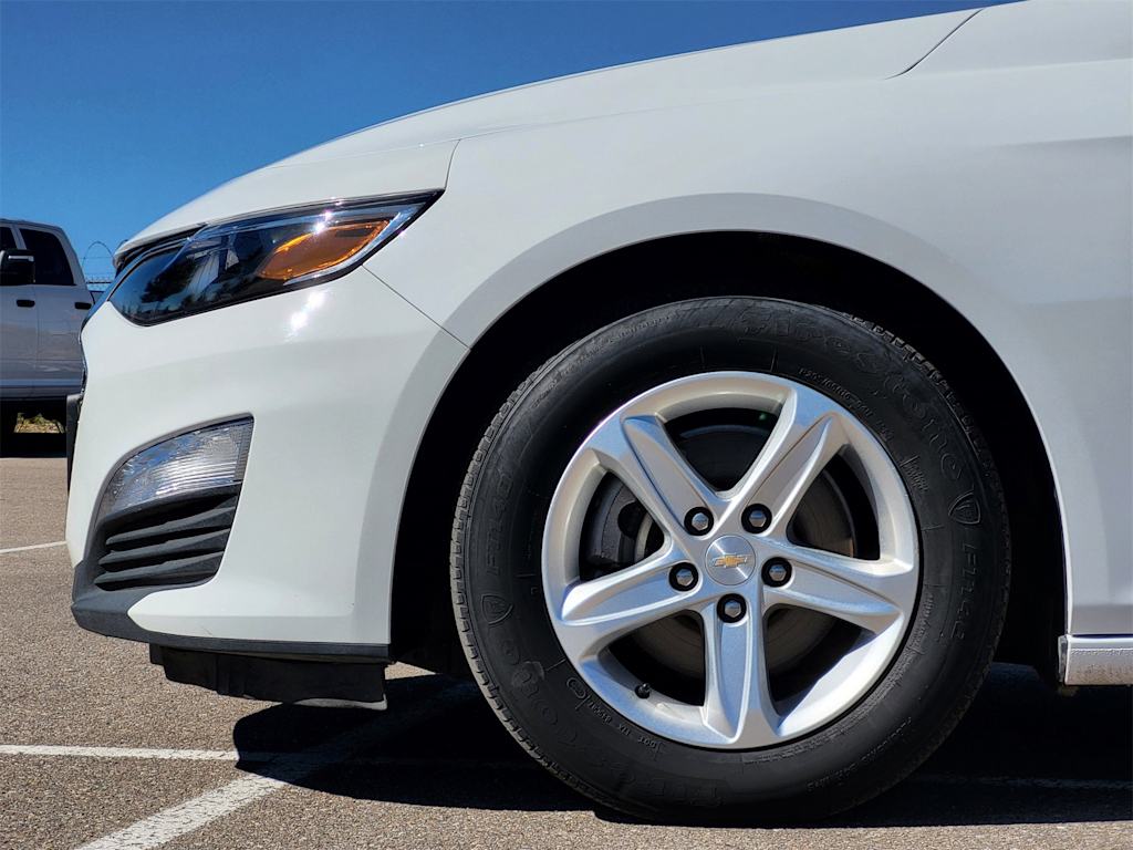 Thumbnail: 2023 Chevrolet Malibu - 7