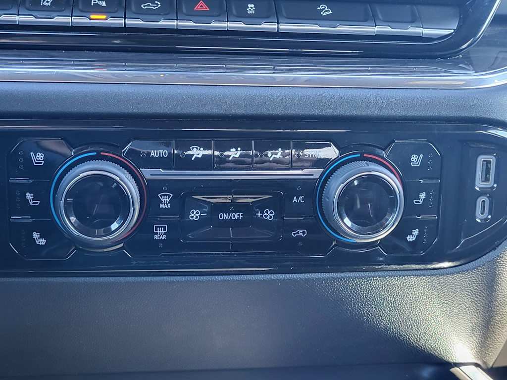 Thumbnail: 2024 Chevrolet Silverado 2500 - 29