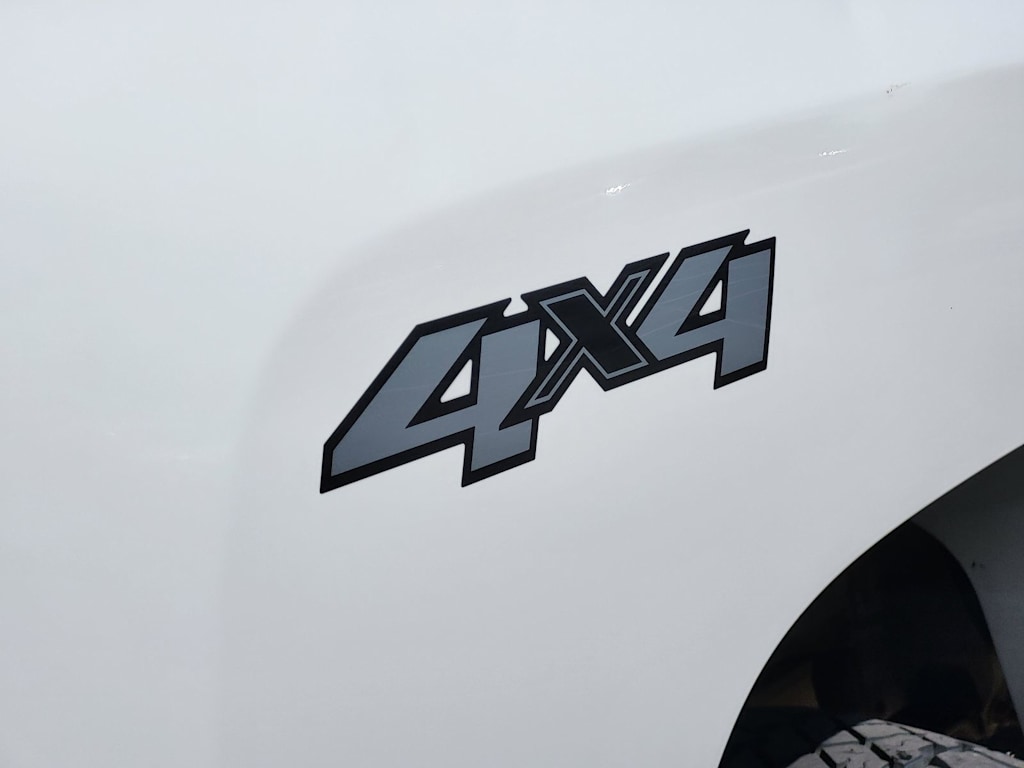 Thumbnail: 2007 Chevrolet Silverado 2500 - 29