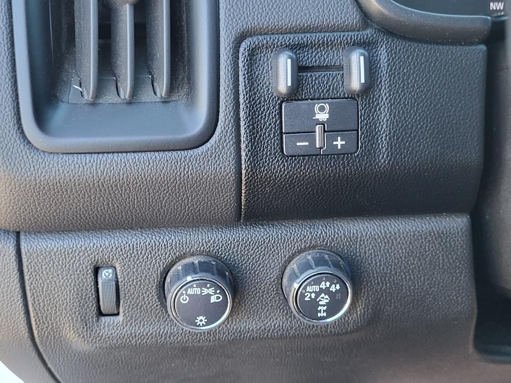 Thumbnail: 2019 Chevrolet Colorado - 25