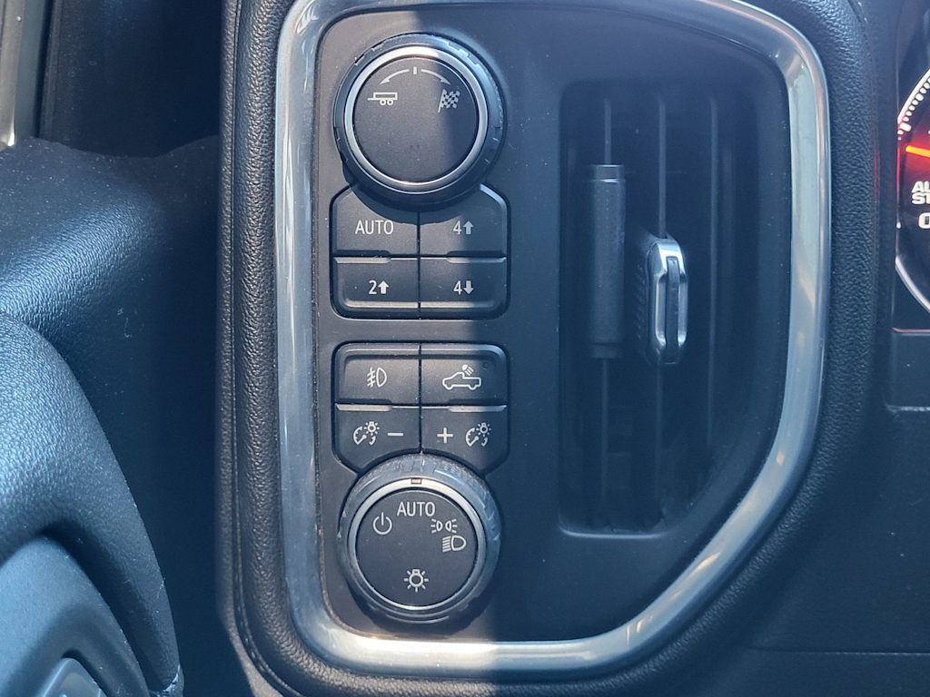Thumbnail: 2019 Chevrolet Silverado 1500 - 24