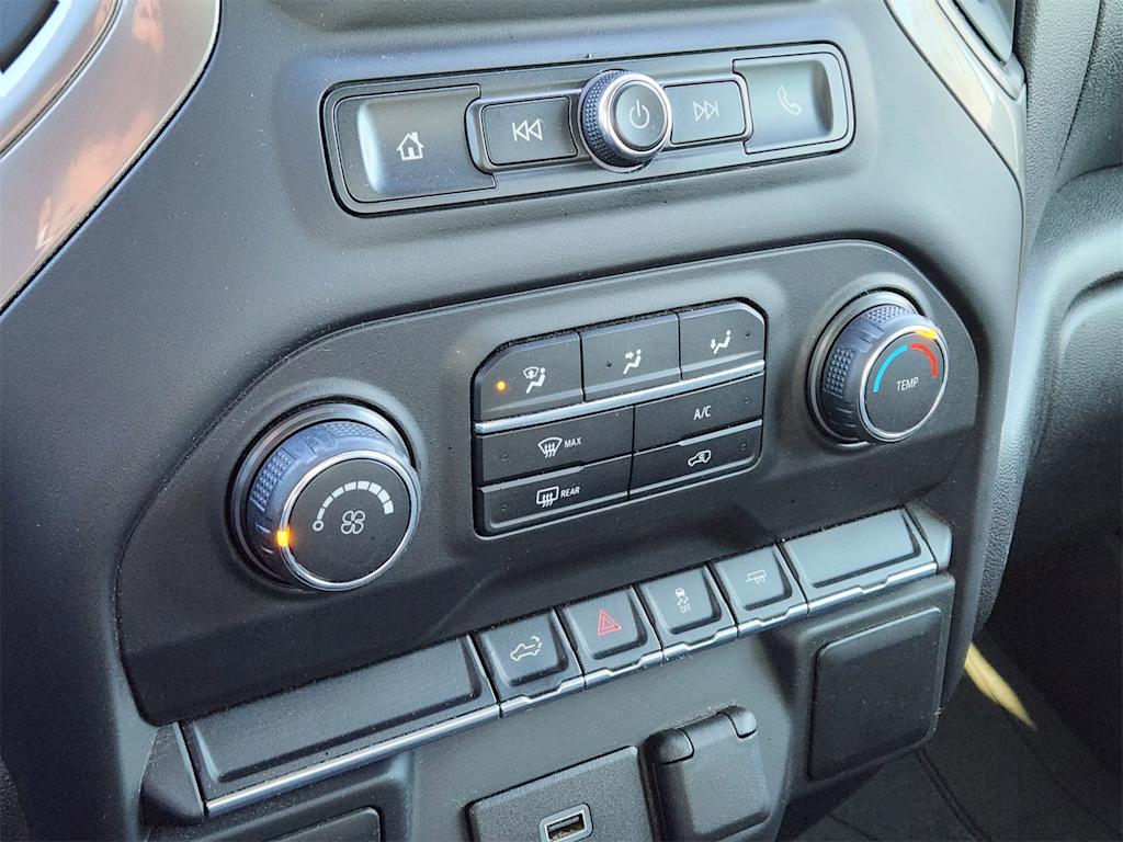 Thumbnail: 2020 Chevrolet Silverado 1500 - 24