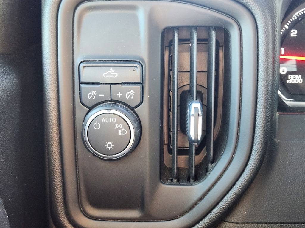 Thumbnail: 2020 Chevrolet Silverado 1500 - 21