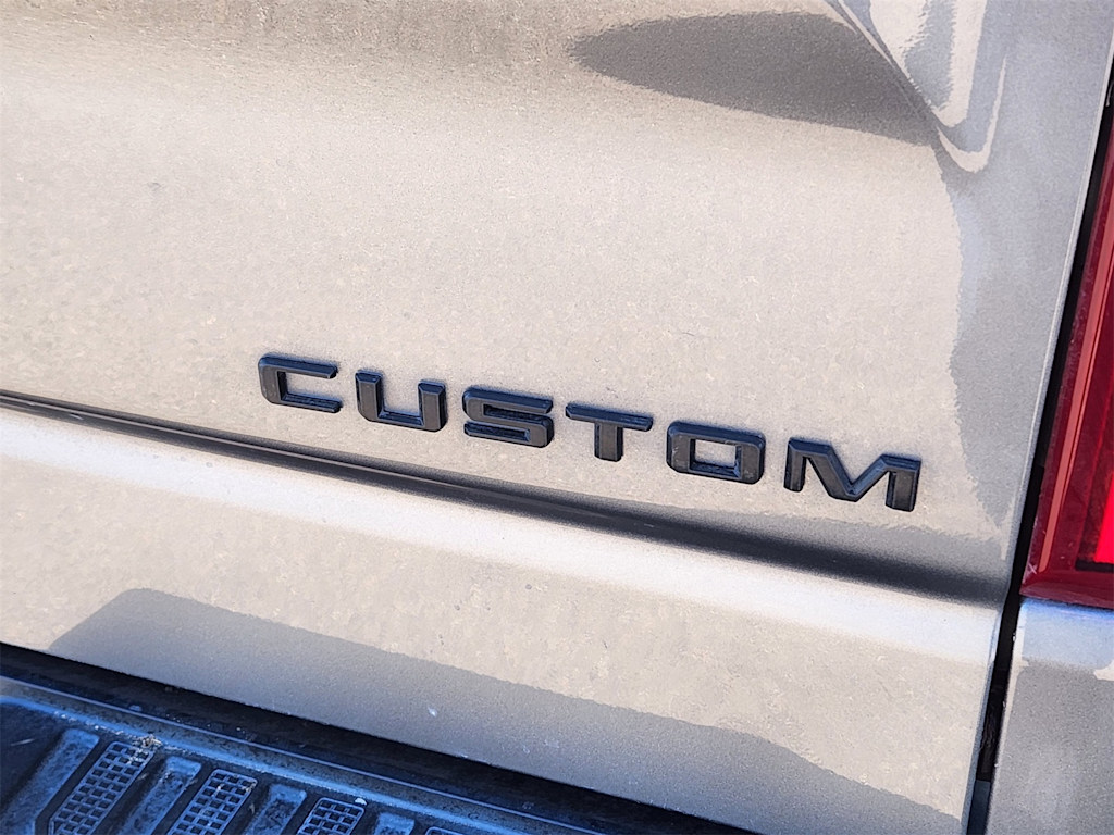 Thumbnail: 2020 Chevrolet Silverado 1500 - 18