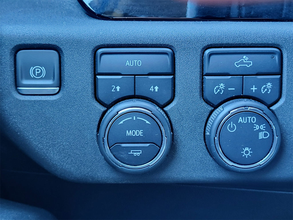 Thumbnail: 2023 Chevrolet Silverado 1500 - 24