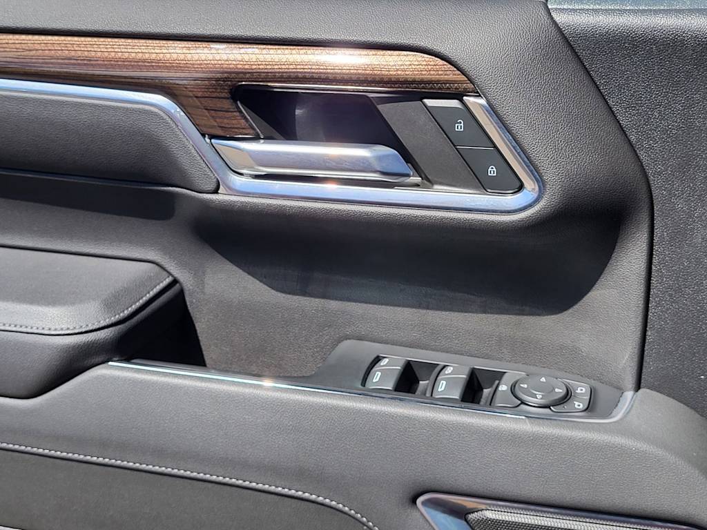 Thumbnail: 2023 Chevrolet Silverado 1500 - 21