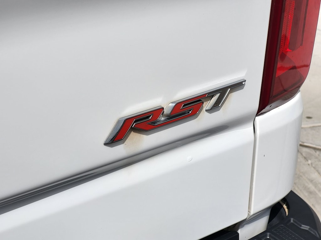 Thumbnail: 2021 Chevrolet Silverado 1500 - 21