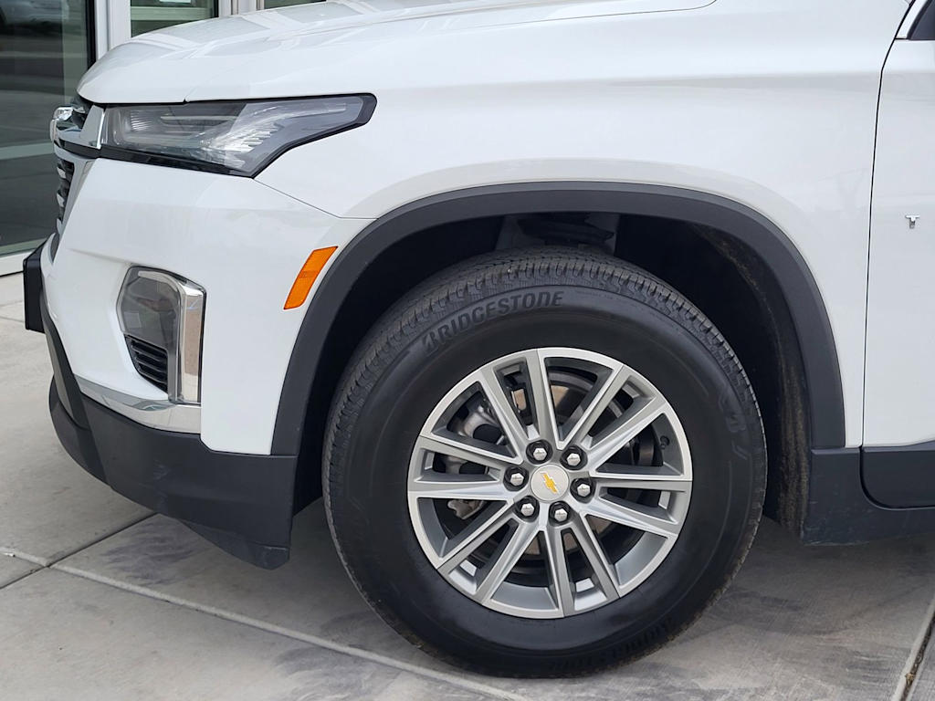 Thumbnail: 2023 Chevrolet Traverse - 5