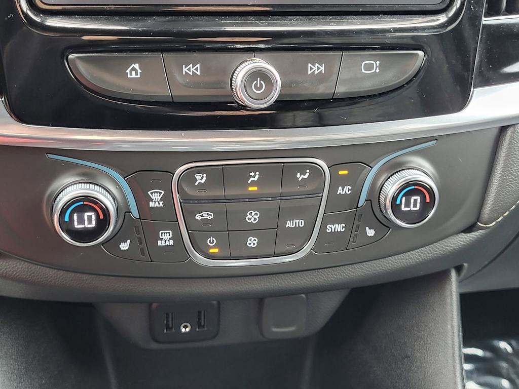 Thumbnail: 2023 Chevrolet Traverse - 26