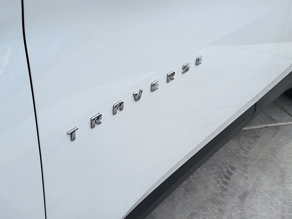 Thumbnail: 2023 Chevrolet Traverse - 4
