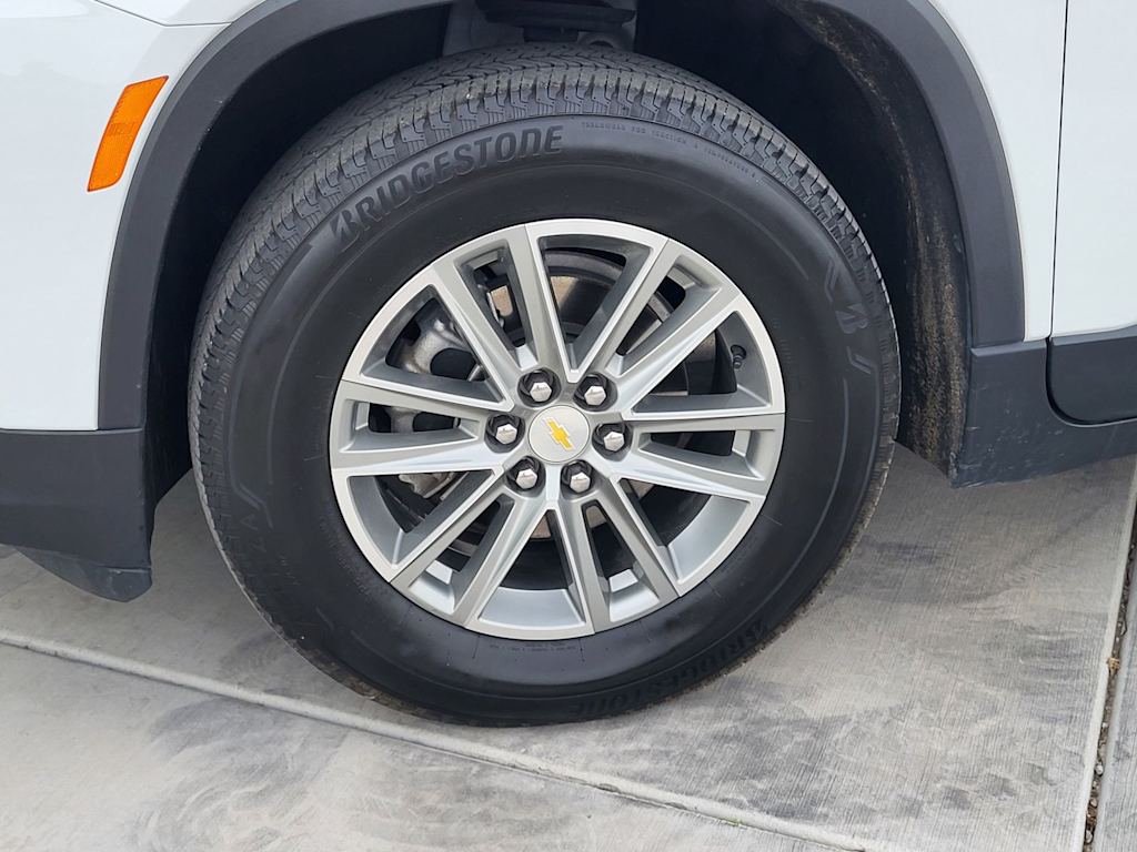 Thumbnail: 2023 Chevrolet Traverse - 19