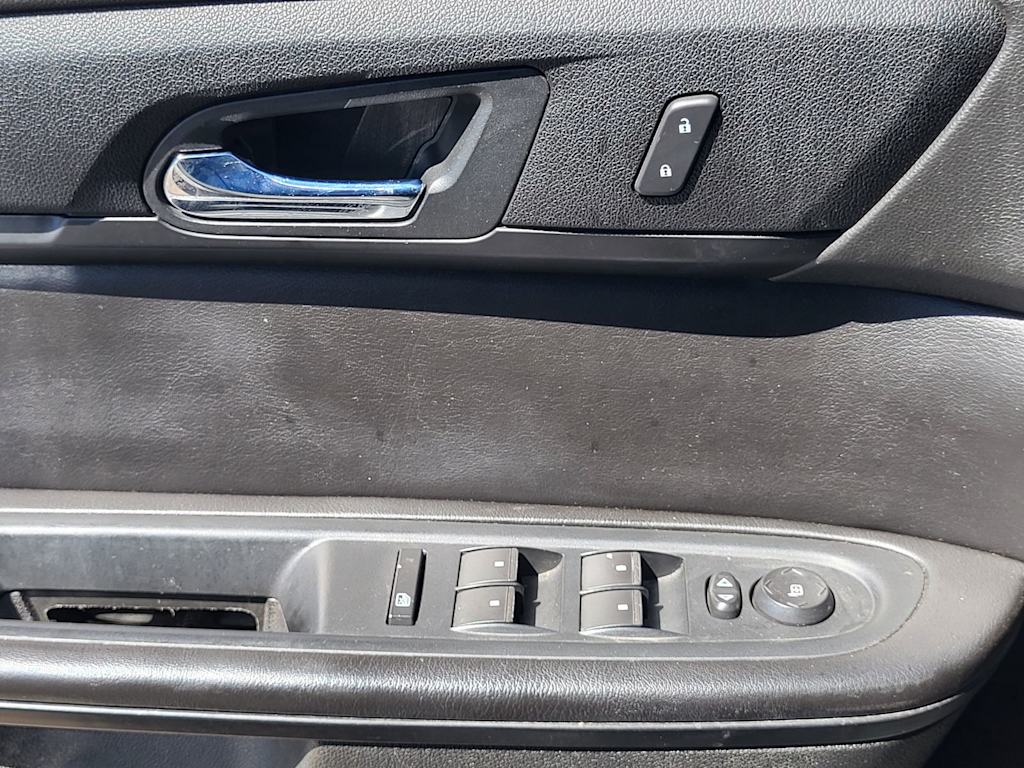 Thumbnail: 2015 Chevrolet Traverse - 24