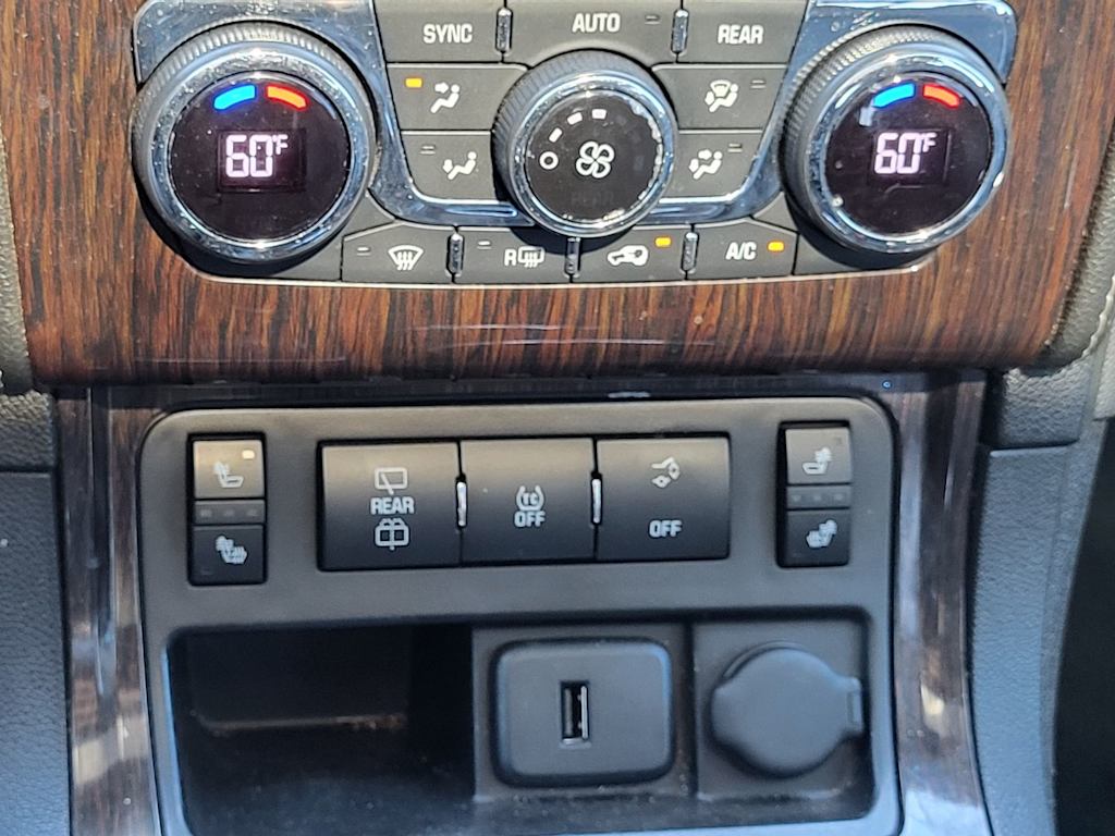 Thumbnail: 2015 Chevrolet Traverse - 28