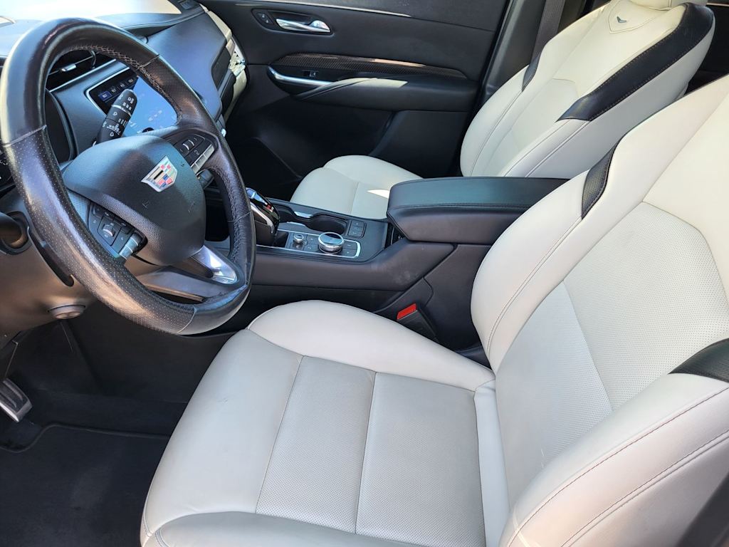 Thumbnail: 2021 Cadillac XT4 - 10