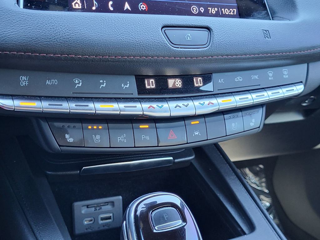 Thumbnail: 2021 Cadillac XT4 - 30