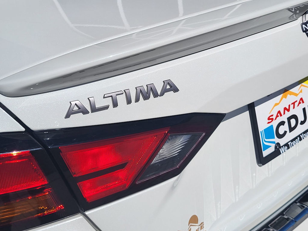 Thumbnail: 2023 Nissan Altima - 21