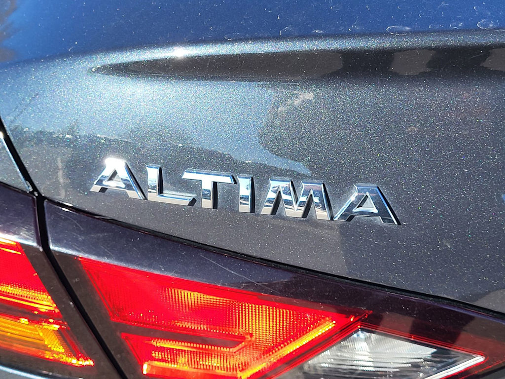 Thumbnail: 2022 Nissan Altima - 5