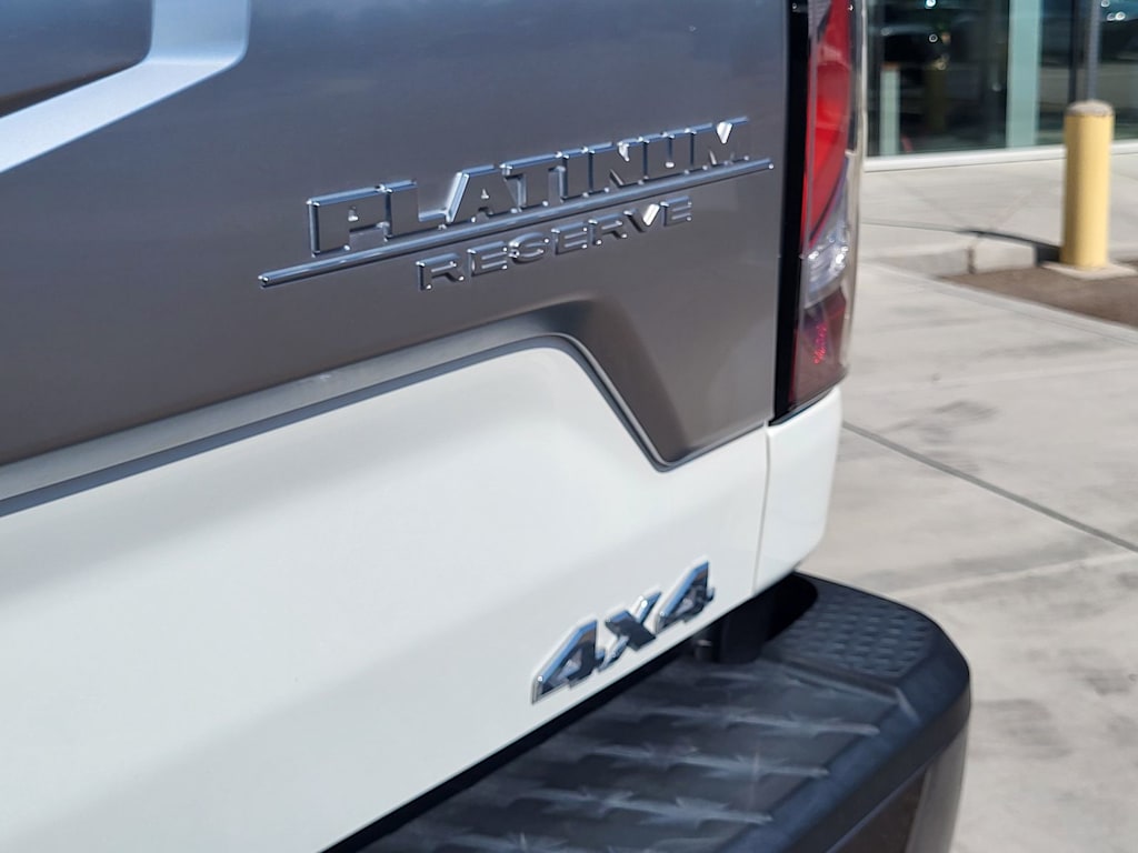 Thumbnail: 2023 Nissan Titan - 20