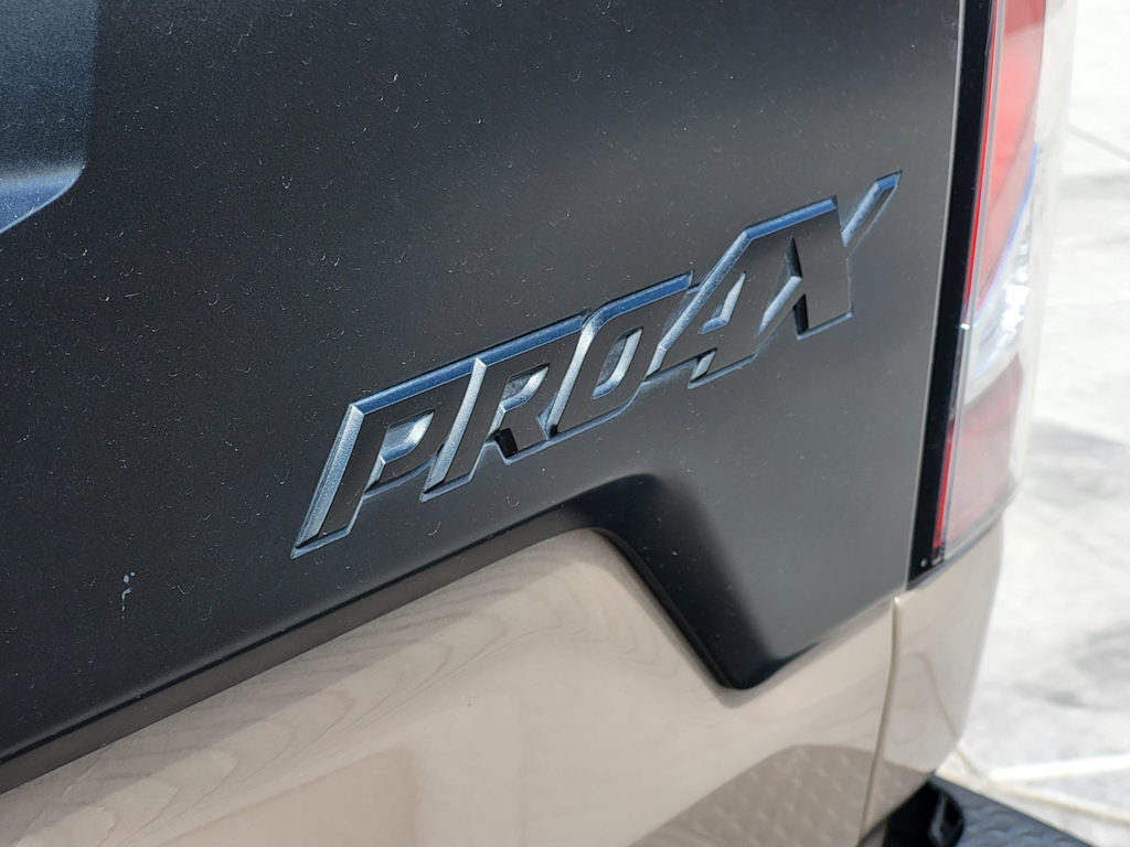 Thumbnail: 2021 Nissan Titan - 6