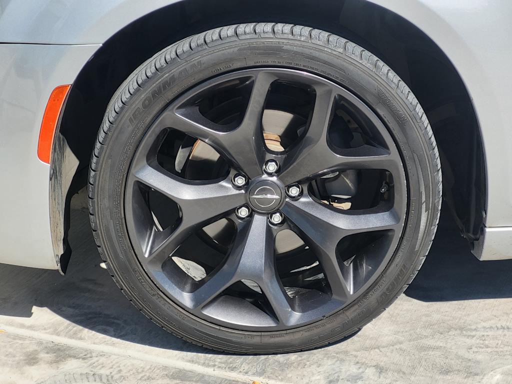 Thumbnail: 2021 Chrysler 300 - 20