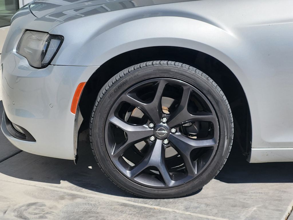 Thumbnail: 2021 Chrysler 300 - 6