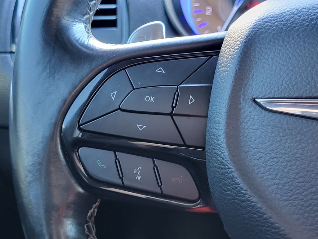 Thumbnail: 2021 Chrysler 300 - 23