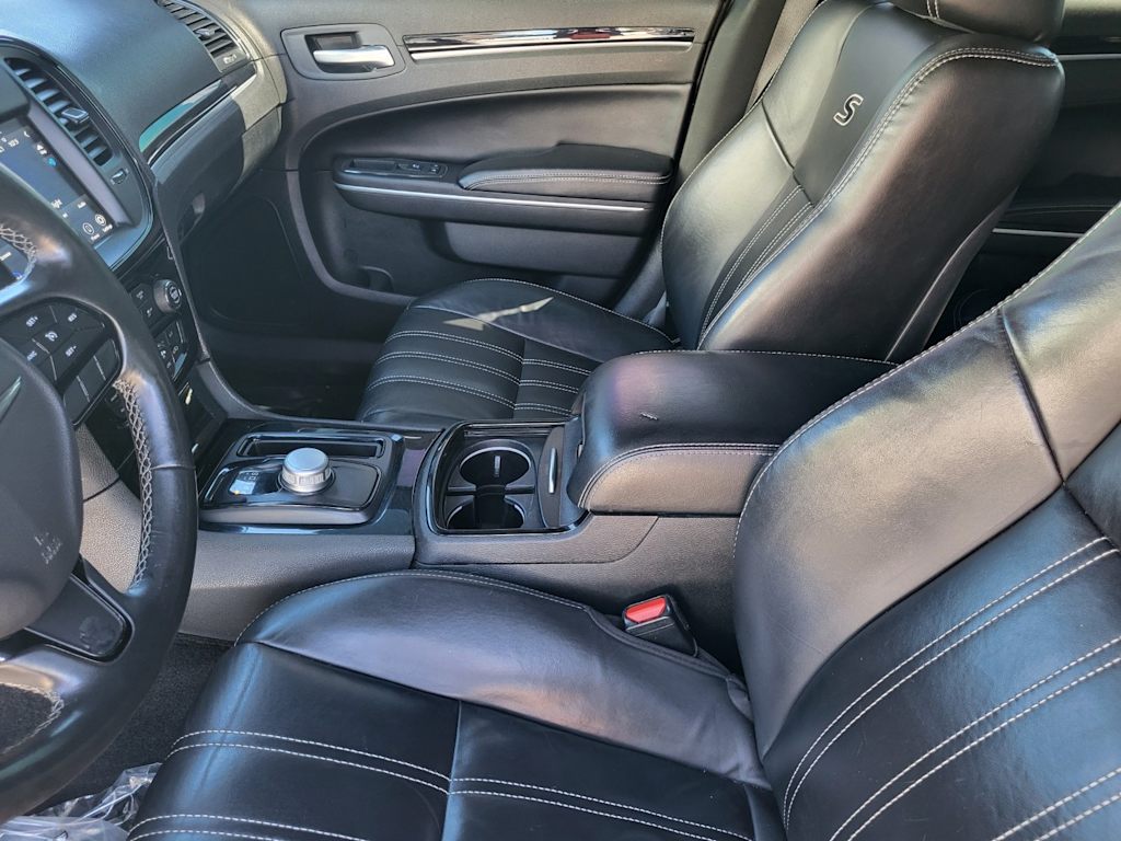 Thumbnail: 2021 Chrysler 300 - 9