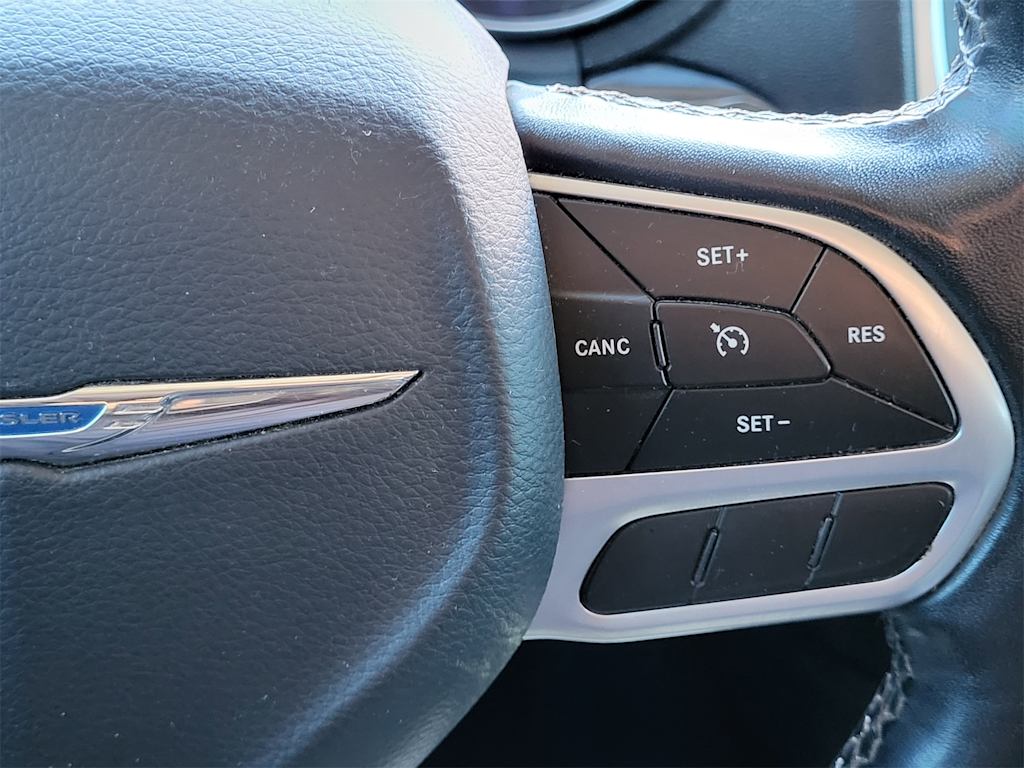 Thumbnail: 2019 Chrysler 300 - 29