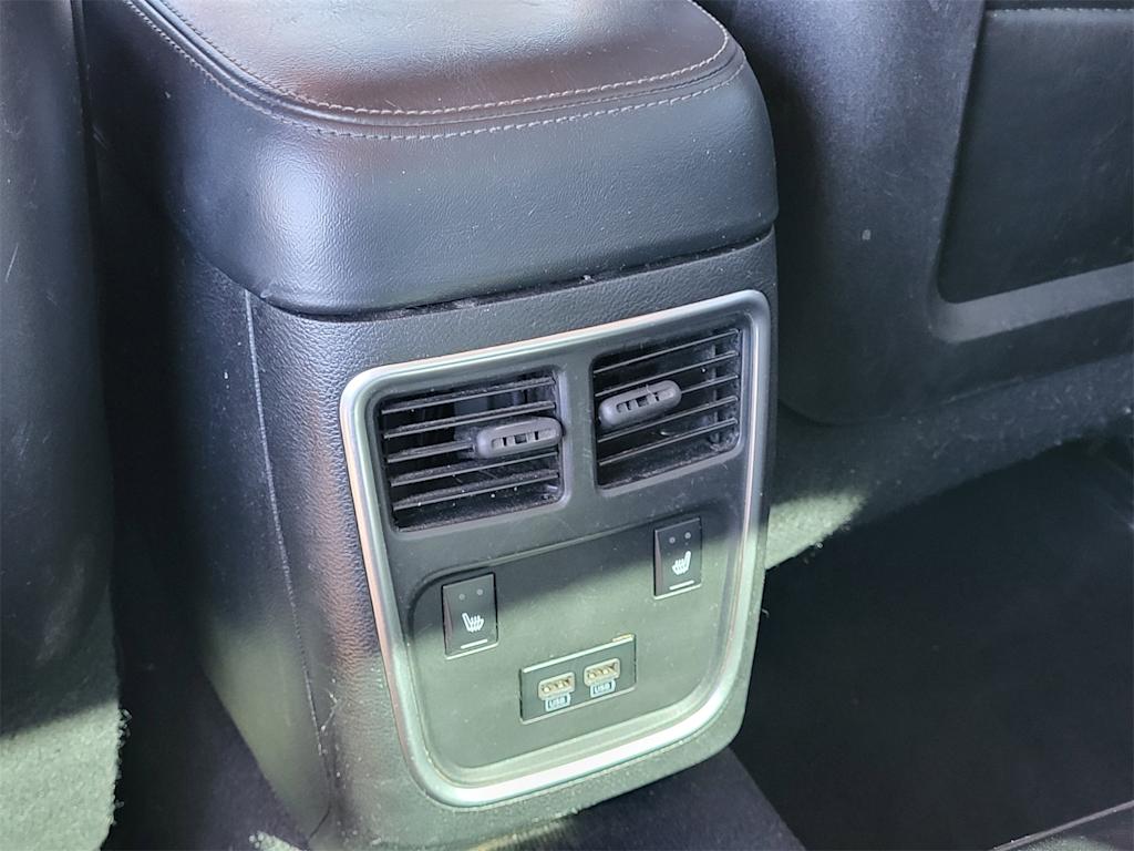 Thumbnail: 2019 Chrysler 300 - 30