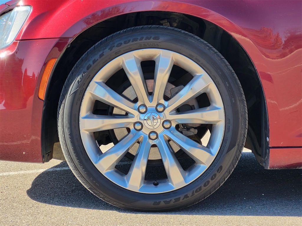 Thumbnail: 2019 Chrysler 300 - 20