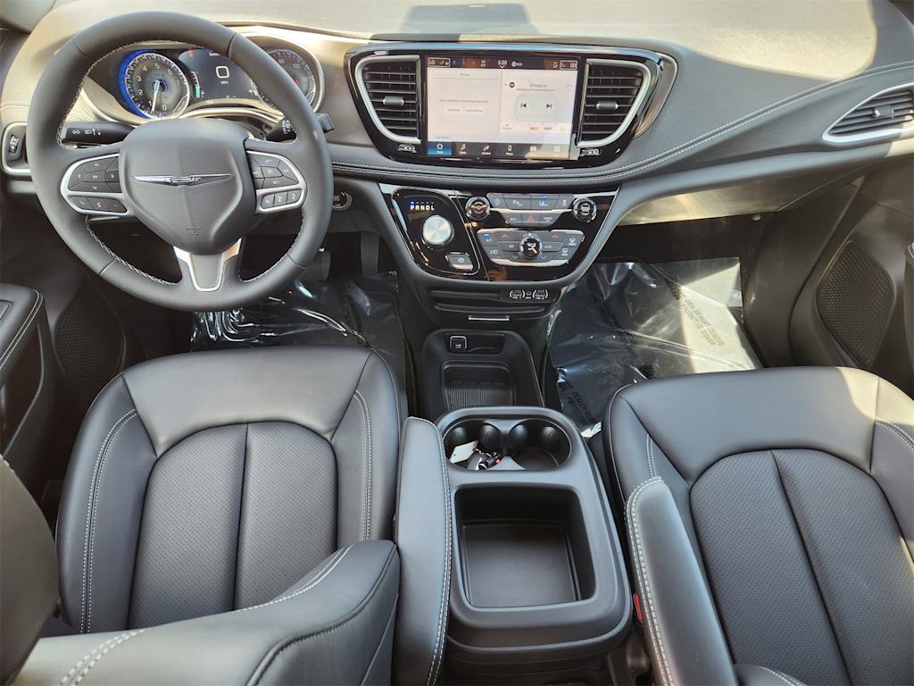 Thumbnail: 2025 Chrysler Pacifica - 2