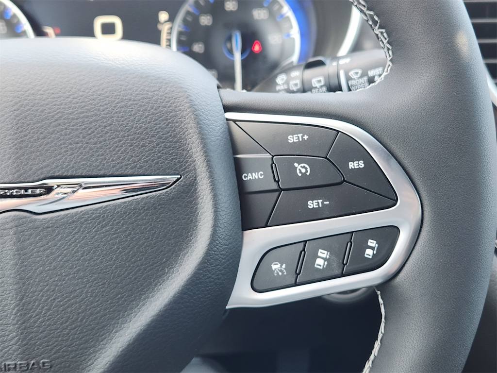 Thumbnail: 2025 Chrysler Pacifica - 27