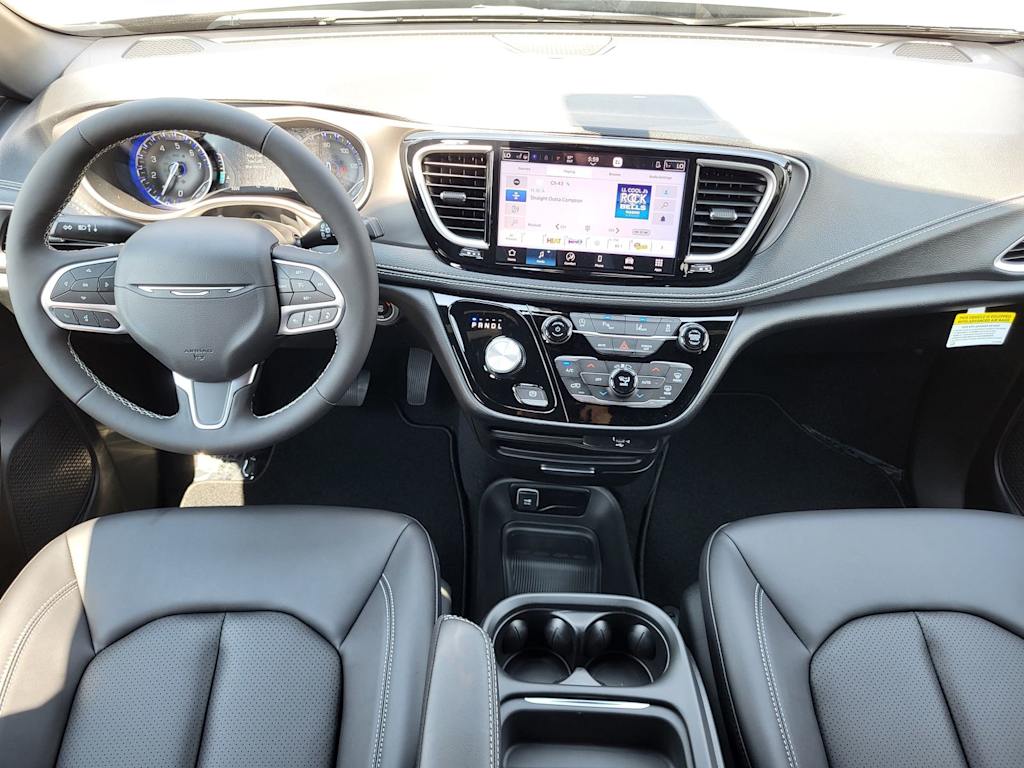 Thumbnail: 2027 Chrysler Pacifica - 7