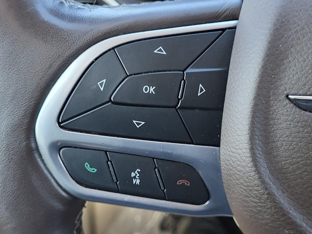 Thumbnail: 2020 Chrysler Pacifica - 21