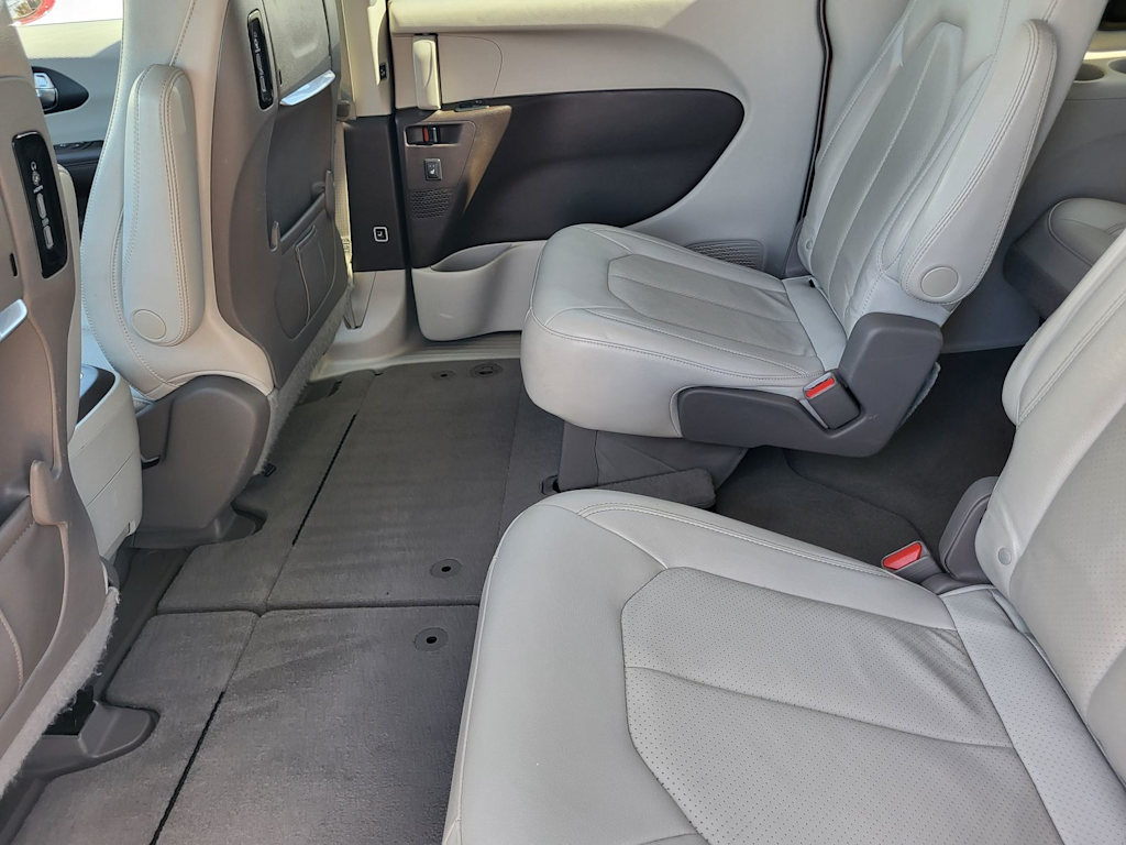 Thumbnail: 2020 Chrysler Pacifica - 10