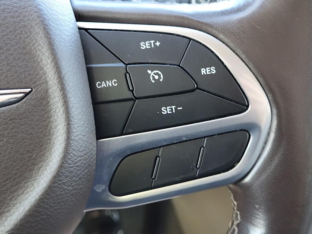 Thumbnail: 2020 Chrysler Pacifica - 22