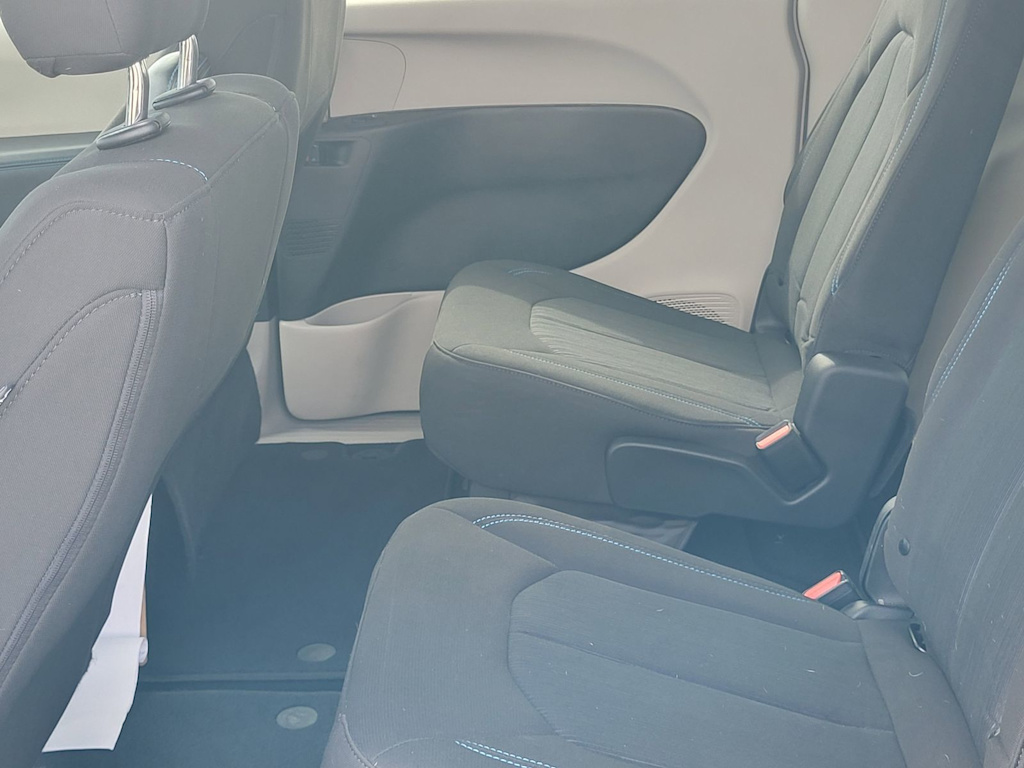 Thumbnail: 2021 Chrysler Pacifica - 11