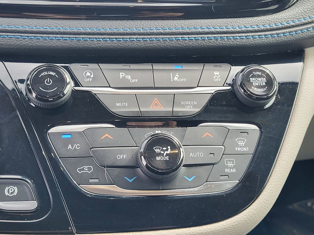 Thumbnail: 2021 Chrysler Pacifica - 27