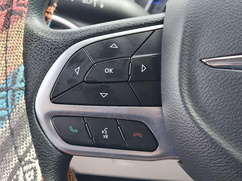 Thumbnail: 2021 Chrysler Pacifica - 24